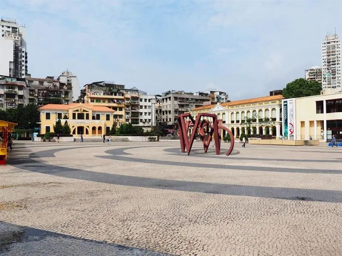 “艺文荟澳”公共艺术作品《脉轮》