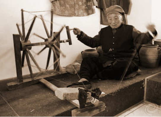 （使用纺线车纺线场景）