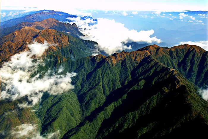 鸟瞰高黎贡山 杜晓红 摄