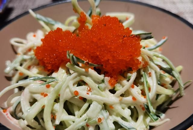 【探店】惠州江北这家日料店,食材新鲜,价格实惠,晚到需等位|寿司|芝麻|寿司船|青瓜_新浪新闻