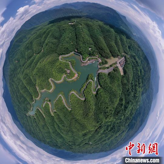 航拍贵州赤水竹海夏日风光 瞿宏伦 摄