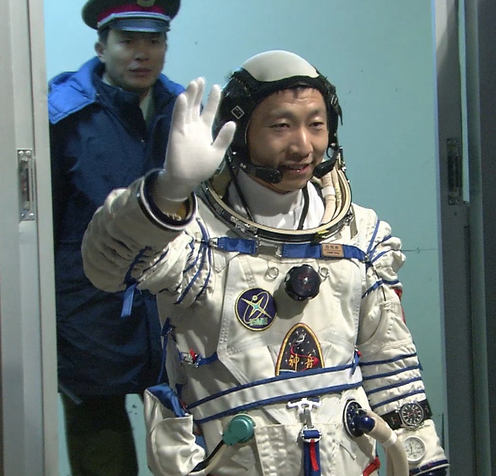 杨利伟成功返回地面