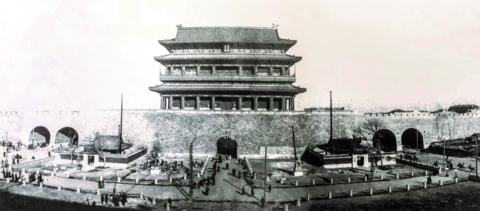 新开正阳门城楼东西两侧门洞落成 1915年摄