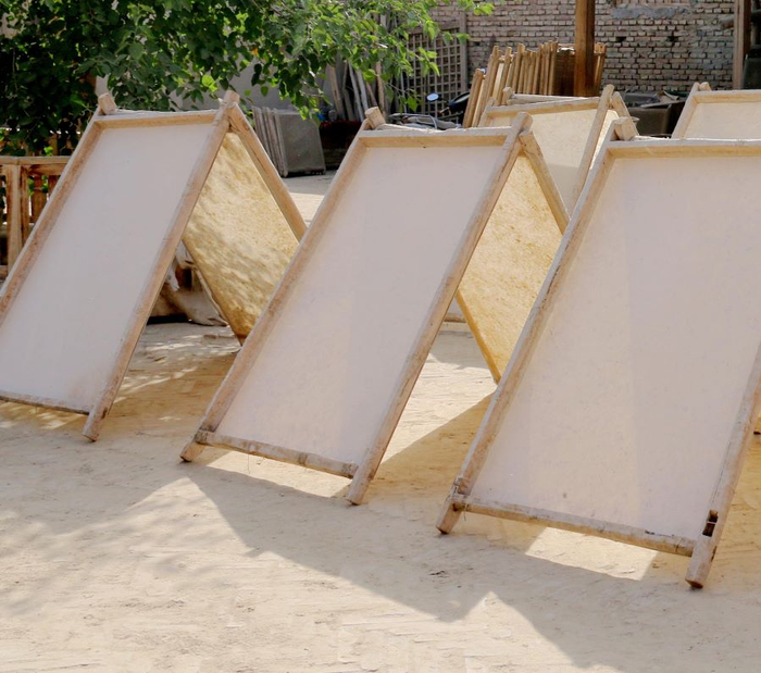 正在晾晒的桑皮纸央广网发