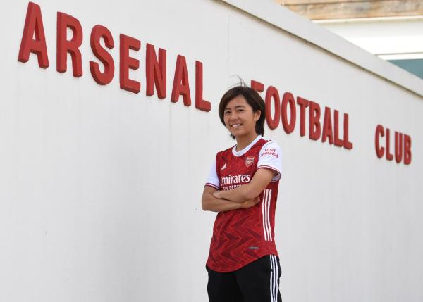 岩渊真奈效力英超阿森纳。