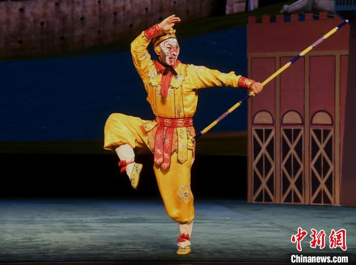 福建京剧院优秀青年演员时增帅饰演孙悟空。　记者刘可耕 摄
