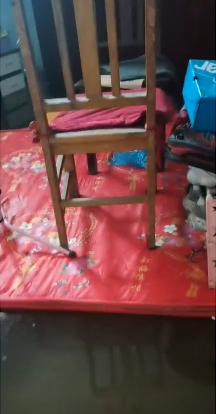 新乡辉县市峪河镇穆家营村室内洪水（央广网发 受访者供图）