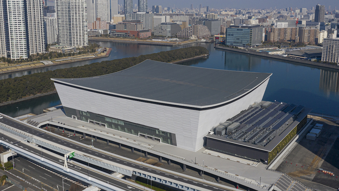 有明体育馆，弧形屋顶是其设计的一大特色。维基百科图