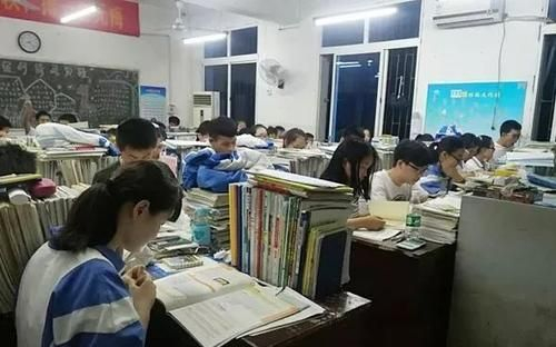 取消高中晚自习的建议引发争议,教育部做出回应,学生喜笑颜开|高中生|家长|睡眠|学校|高考_新浪新闻