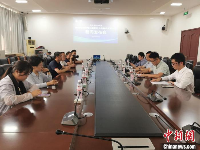 新闻发布会现场。　王鹏 摄