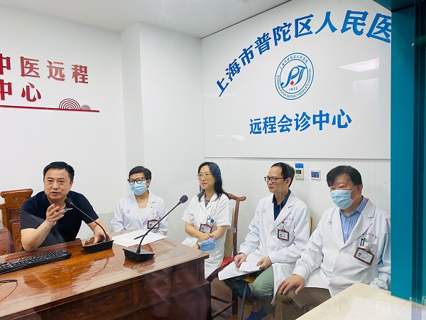 图说：远程视频会诊  院方供图