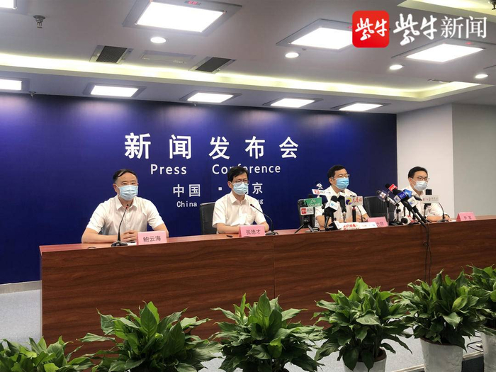 图为发布会现场