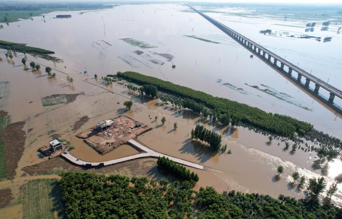 雨季未过半，北方强降雨多！今夏全球极端天气为啥频发？_手机新浪网