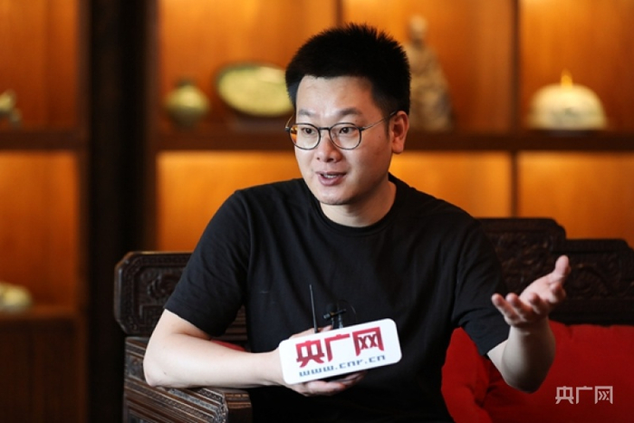 周明明接受央广网记者采访（央广网记者魏炜 摄）