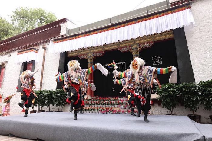 吉本岗艺术中心开幕