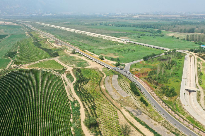 　　黄河流域河津段 （王璟 摄）