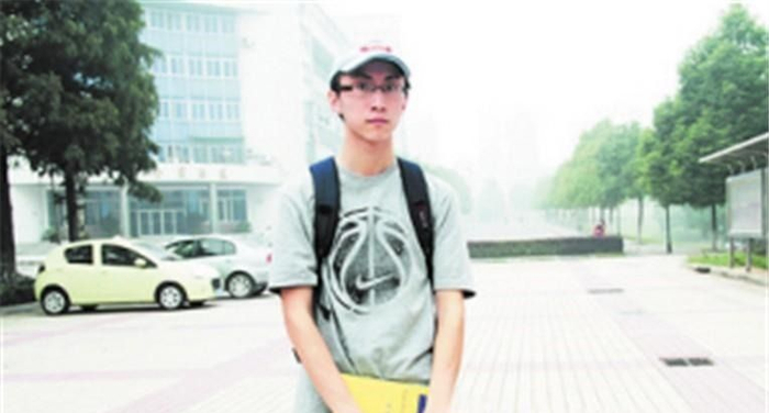 中国最年轻教授刘路:22岁攻克世界难题,破格成为985正教授|数学|中南大学|差生|老师|学生_新浪新闻