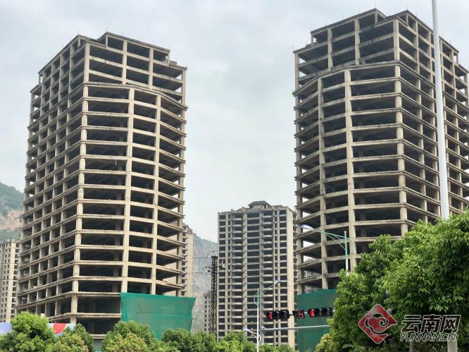 丽阳星城二期15栋烂尾建筑 供图