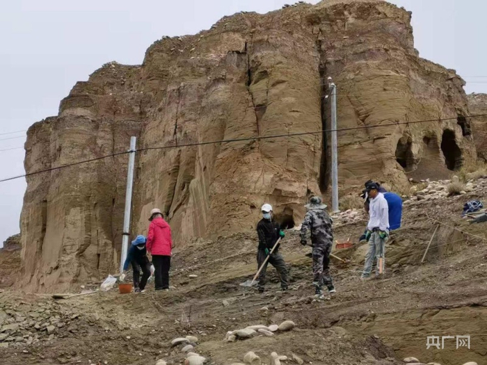 　　考古发掘现场（总台央广记者 孙鲁晋 摄）
