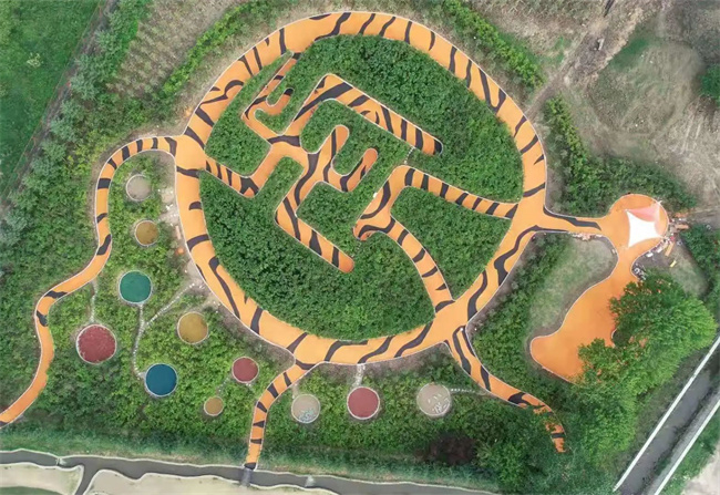 横道河子东北虎林园。