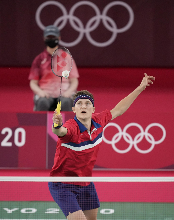 安赛龙在比赛中。