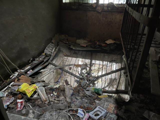 海户西里社区10号楼的天井