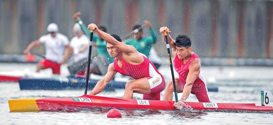 资料图 刘浩（左）、郑鹏飞在男子1000米双人划艇预赛中 新华社记者 费茂华 摄