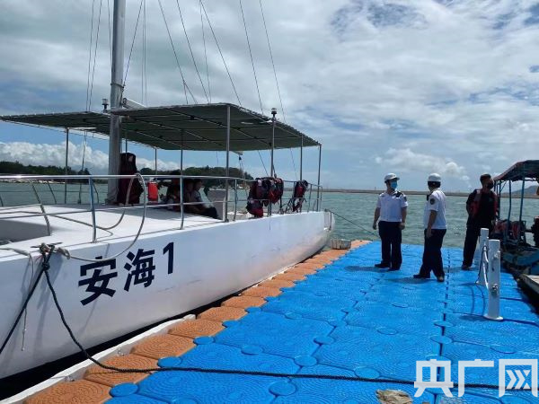 　　漳州海事局对休闲旅游船舶开展防台检查