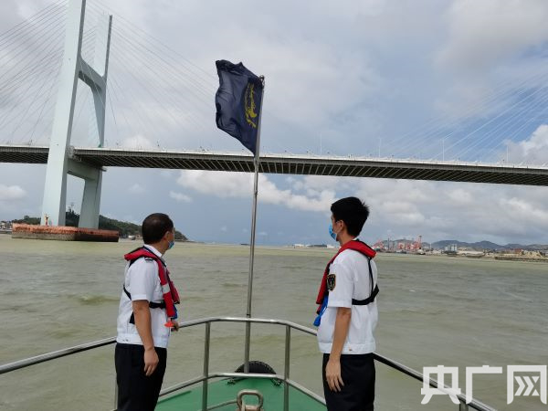 　　漳州海事局对桥区水域开展防台检查