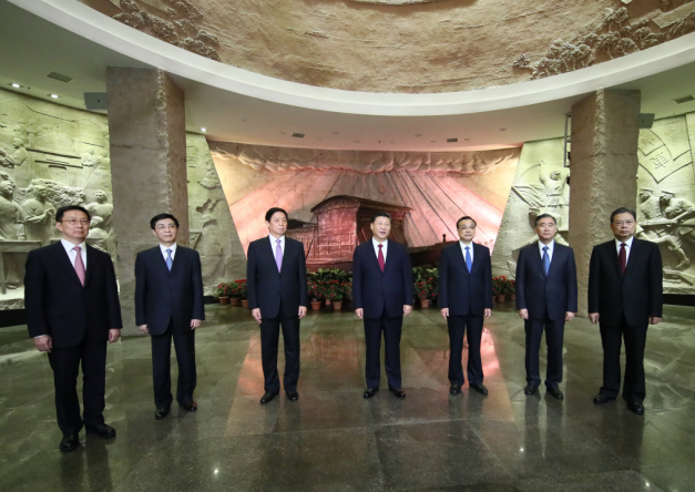 △2017年10月31日，中共中央总书记、国家主席、中央军委主席习近平带领中共中央政治局常委李克强、栗战书、汪洋、王沪宁、赵乐际、韩正，瞻仰上海中共一大会址和浙江嘉兴南湖红船。这是31日下午，习近平在南湖革命纪念馆参观结束时发表重要讲话。新华社记者 兰红光 摄