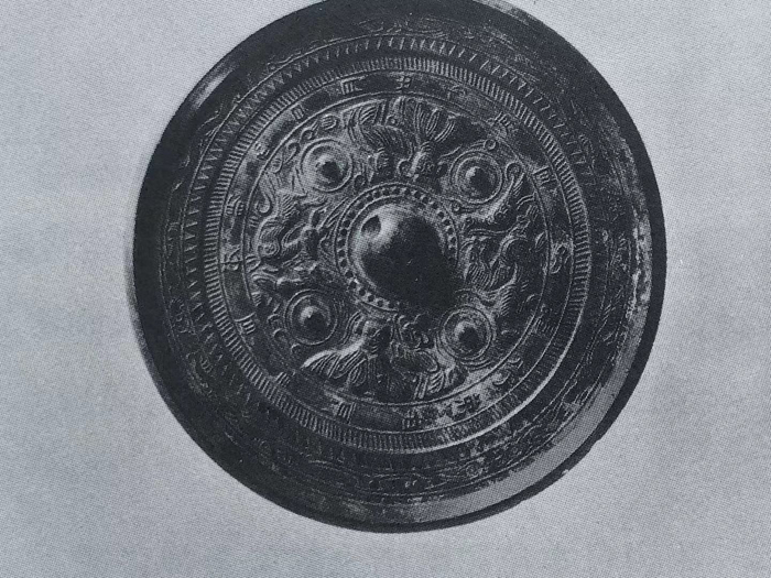 图七神人鸟兽画像镜（湖北省鄂城出土）