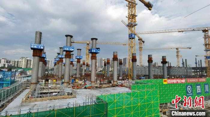 白云站建设现场。 郭军 摄