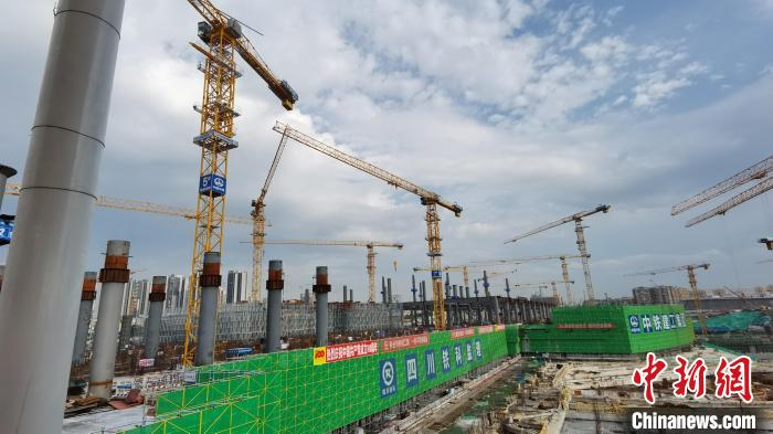 白云站建设现场。 郭军 摄