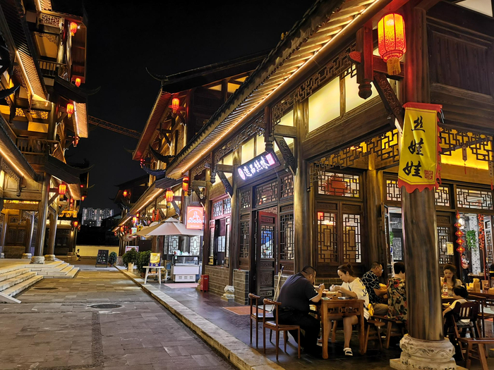 平远古镇夜晚一角