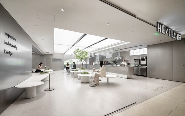 图说：喜茶“悬浮”新店亮相淮海路