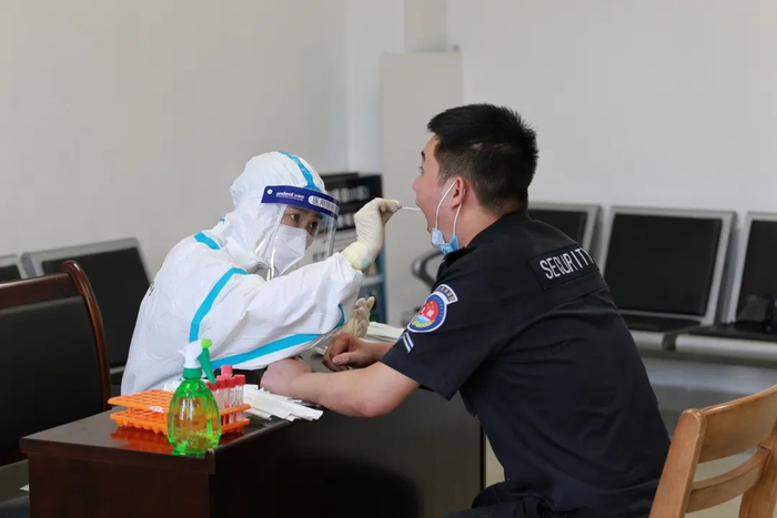 核酸检测 重庆机场集团供图