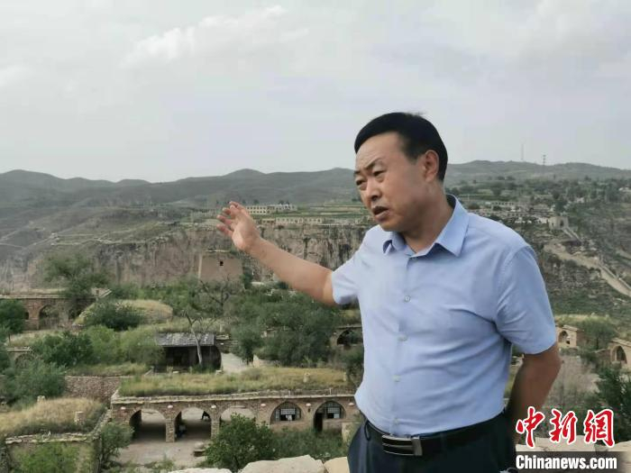 王源讲述自己与长城的故事。　杨杰英 摄