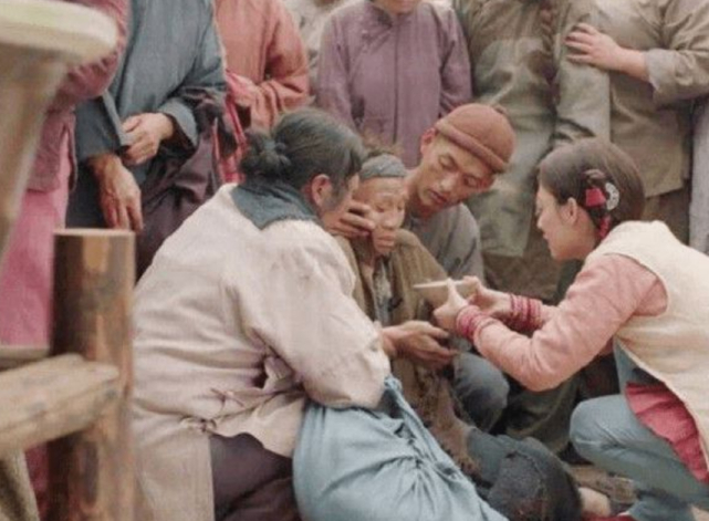 古代闹饥荒,灾民饿得吃观音土啃树皮,为何他们不捕鱼吃呢?