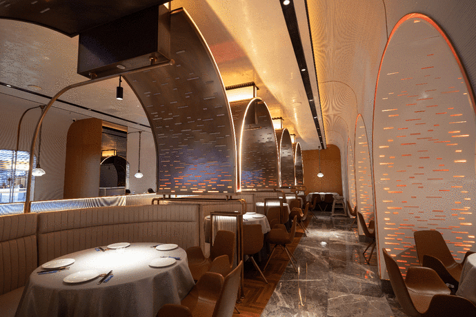 波龙庄餐厅员工每日彻底清洁消毒。