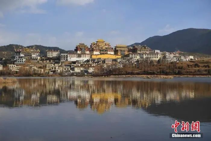云南香格里拉噶丹松赞林寺。中新社记者 刘冉阳 摄