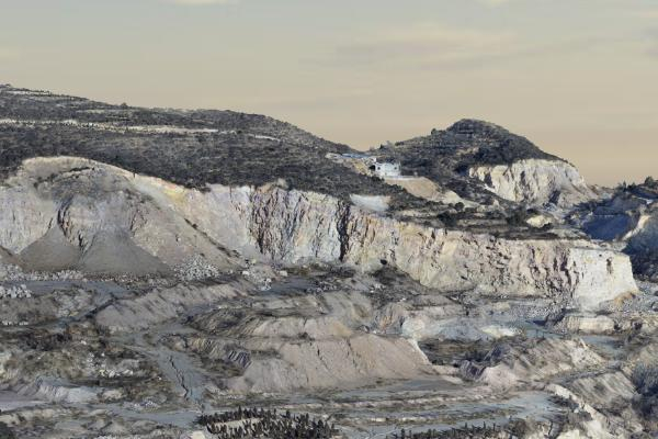 昔日董家庄村（太原市迎泽区委宣传部供图）