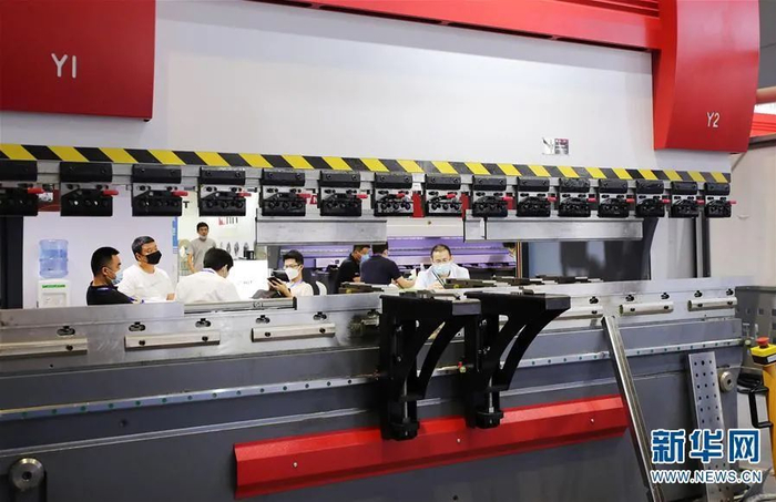 中国机床展上的展品。图/新华社发