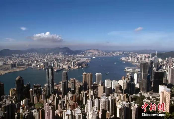 资料图：香港，俯瞰维多利亚港。谢光辉 摄 图片来源：CTPphoto