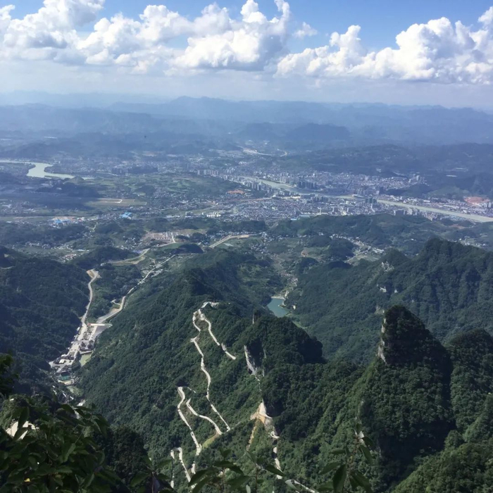 △张家界城市风貌/维基