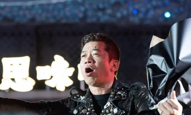 一首《流浪歌》红遍大江南北,爆火后却皈依佛门,陈星现状如何?|乡愁|音乐|歌曲|仓央嘉措|时代_新浪娱乐_新浪新闻