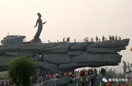 山东省章丘市李清照词园。新华社记者徐速绘摄