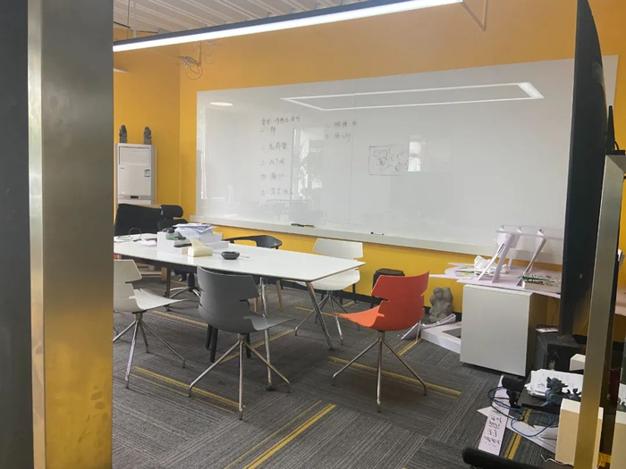 　　6月16日，《端午奇妙游》播出四天后，李鹏导演的工作室白板上仍保留着节目单。新京报记者李雨凝 摄