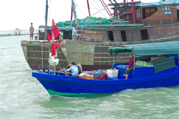 渔民出海作业（央广网发 周燕摄）