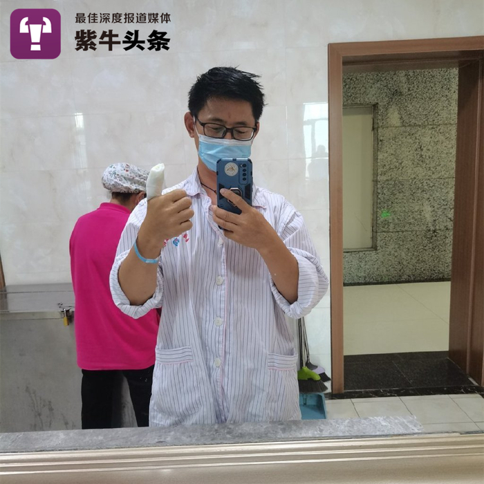 蒋可威在医院接受治疗