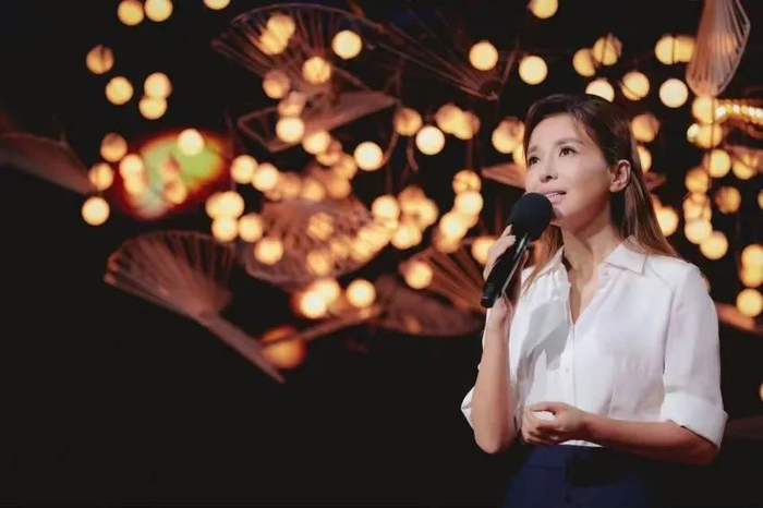 这一刻朱迅完全变成了夏之栩